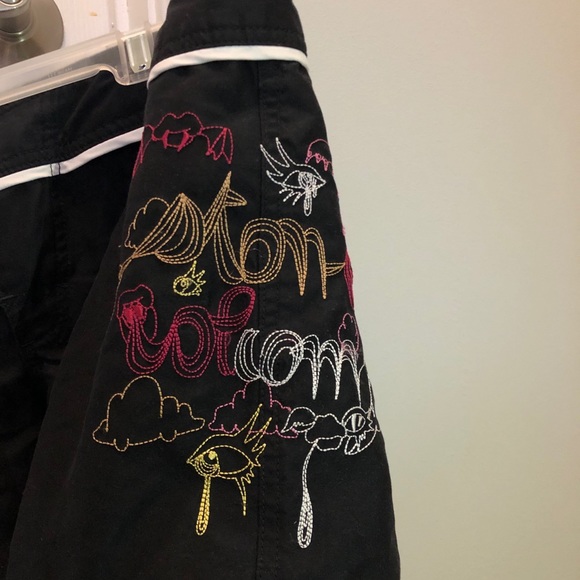 Volcom Beach Shorts - Picture 3 of 5